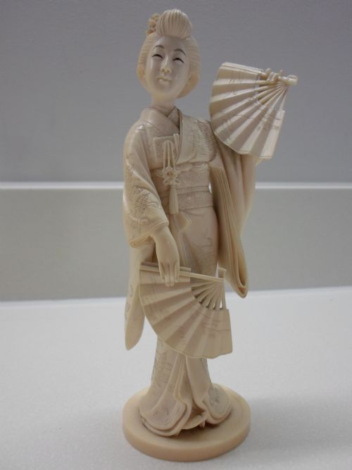 Exceptional Quality Japanese Ivory Beautiful Bijin "Akitoshi"