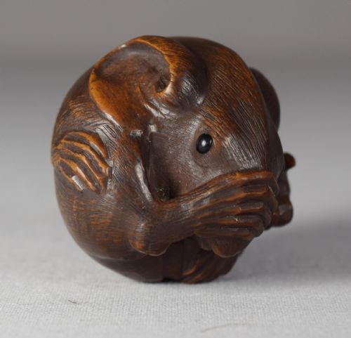 Charming Japanese Boxwood Netsuke Rat by "Shigenao"