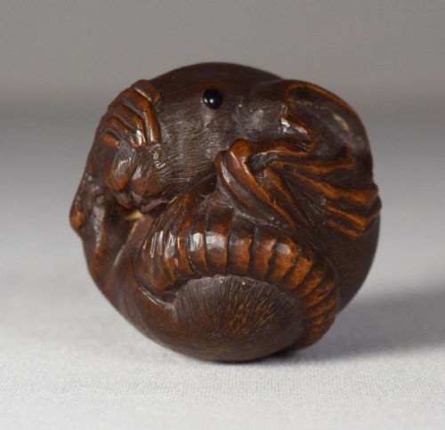 fig 1. CHARMING JAPANESE BOXWOOD NETSUKE RAT BY