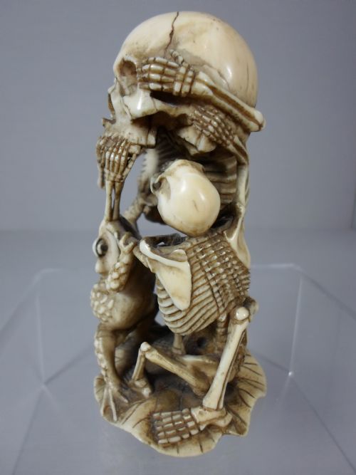 RARE AND FINE QUALITY JAPANESE SKELETAL IVORY OKIMONO - ADDITIONAL PHOTO 3