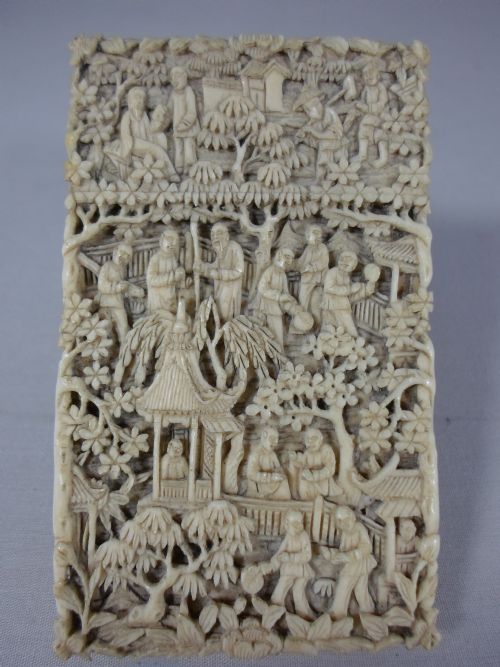 19TH CENTURY CHINESE CANTONESE IVORY CARD CASE - ADDITIONAL PHOTO 1