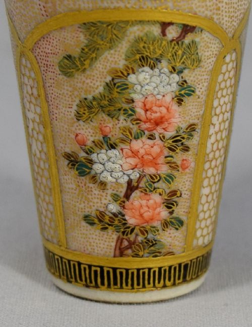 GREAT PAIR OF JAPANESE SATSUMA VASES BY MEIZAN - ADDITIONAL PHOTO 5