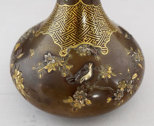 GOOD QUALITY PAIR OF JAPANESE MIXED METAL DAMASCENED VASES - ADDITIONAL PHOTO 3