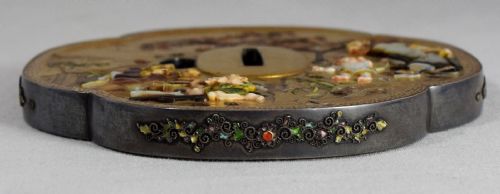 A JAPANESE GOLD LACQUER TSUBA SHAPED PLAQUE BY NEMOTO - ADDITIONAL PHOTO 7