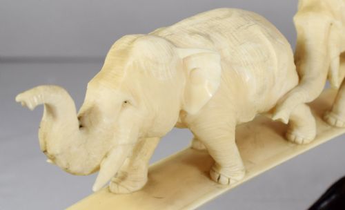 A GOOD JAPANESE ELEPHANT IVORY TUSK BRIDGE ON STAND - ADDITIONAL PHOTO 5