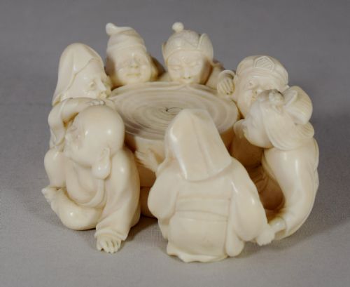 FINE QUALITY HUMEROUS JAPANESE IVORY LUCKY GODS OKIMONO - ADDITIONAL PHOTO 1