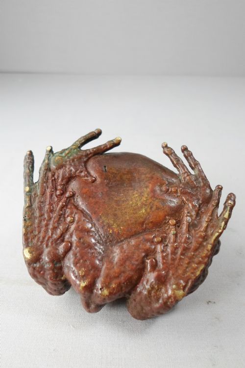 HEAVY FINE QUALITY JAPANESE BRONZE TOAD OKIMONO - ADDITIONAL PHOTO 4
