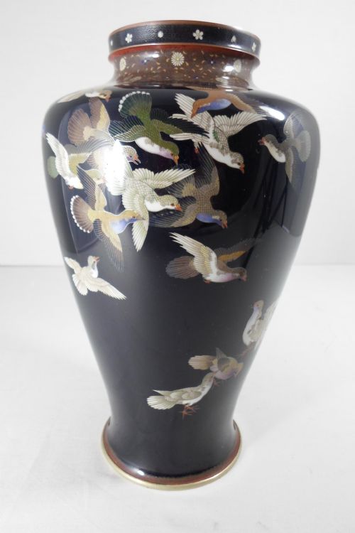 a fine japanese cloisonne silver wire bird vase - CATEGORY: ANTIQUE VASES - DATED 1900
