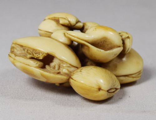 A LOVELY QUALITY JAPANESE IVORY SEA SHELL NETSUKE - ADDITIONAL PHOTO 5