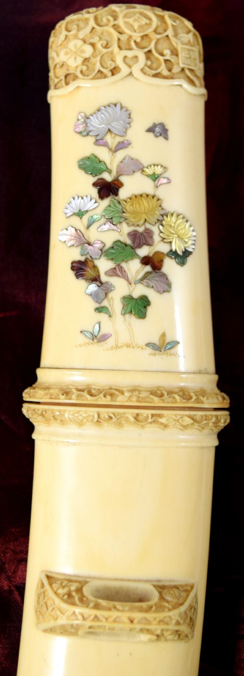 A FINELY CARVED JAPANESE IVORY AND SHIBAYAMA TANTO - ADDITIONAL PHOTO 5