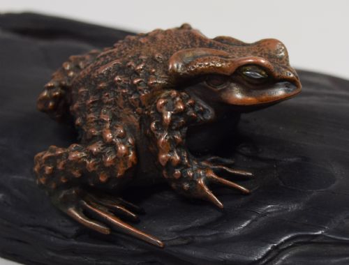 UNUSUAL JAPANESE MIXED MEDIA BRONZE AND WOOD OKIMONO - ADDITIONAL PHOTO 4