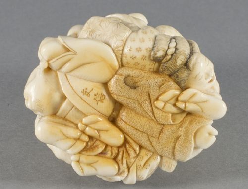 HUMEROUS JAPANESE IVORY OKIMONO OF A STREET BRAWL - ADDITIONAL PHOTO 14