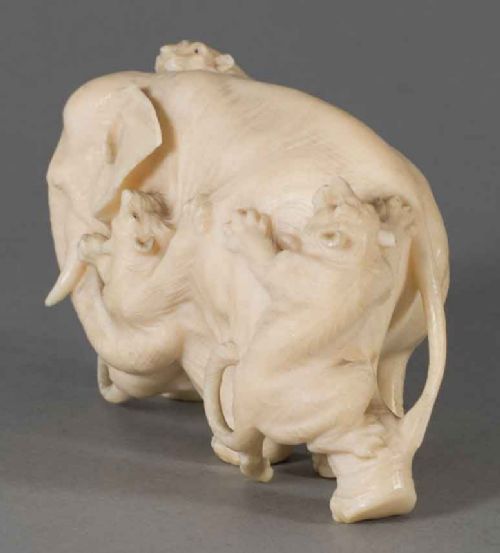 ONE PIECE JAPANESE IVORY ELEPHANT AND LION OKIMONO - ADDITIONAL PHOTO 7