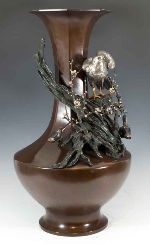 A HIGHLY DECORATIVE LARGE JAPANESE ONLAID EAGLE VASE - ADDITIONAL PHOTO 5