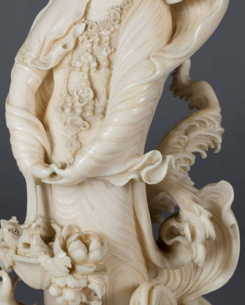 FINE QUALITY JAPANESE IVORY OKIMONO OF KANNON BODHISATTVALISTED TOKYO ARTIST - ADDITIONAL PHOTO 12