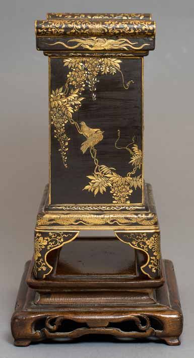 A FINE JAPANESE KOMAI STYLE SHODANA CABINET ON STAND - ADDITIONAL PHOTO 3