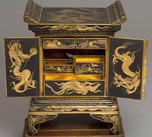 A FINE JAPANESE KOMAI STYLE SHODANA CABINET ON STAND - ADDITIONAL PHOTO 7