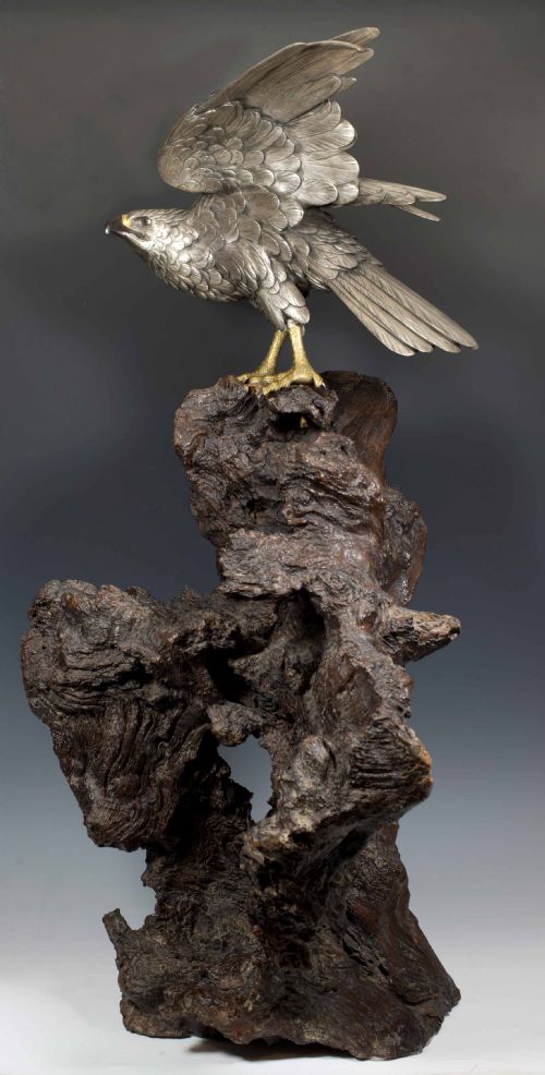 A SUPERB JAPANESE SILVERED BRONZE SEA EAGLE BY AKASOFU GYOKO - ADDITIONAL PHOTO 8
