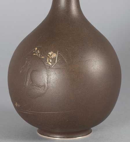 AN EXQUISITE JAPANESE SILVER MOUNTED IRON TANUKI VASE - ADDITIONAL PHOTO 6