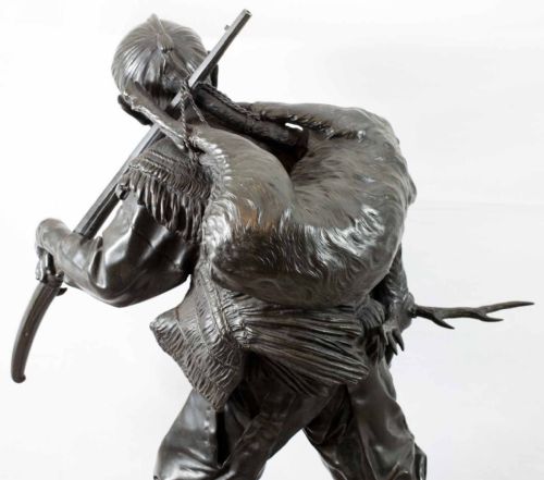 HUGE JAPANESE BRONZE OKIMONO HUNTER ON A ROOTWOOD BASE - ADDITIONAL PHOTO 9