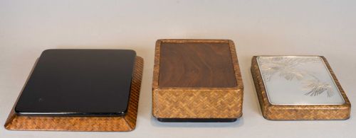 A JAPANESE SILVER MOUNTED AND BASKET WEAVE TRINKET BOX ON STAND - ADDITIONAL PHOTO 7
