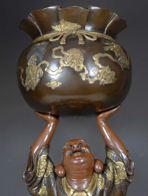 HUGE JAPANESE GILT BRONZE OKIMONO OF HOTEI GOD OF GOOD FORTUNE BY MIYAO EISUKE - ADDITIONAL PHOTO 5