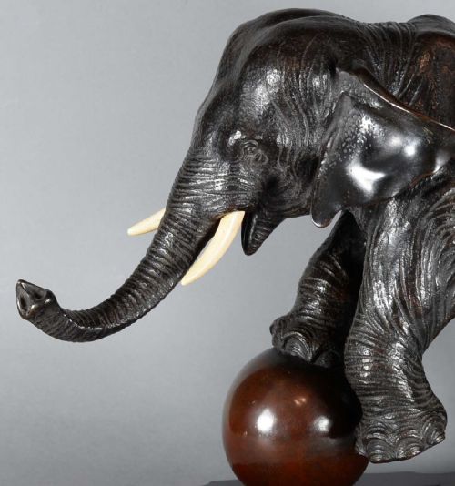 JAPANESE BRONZE ELEPHANT OKIMONO ON HARDWOOD STAND - ADDITIONAL PHOTO 6