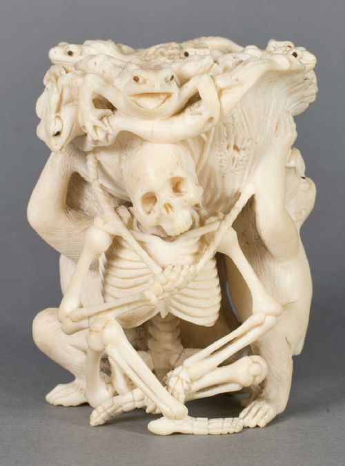 unusual japanese ivory okimono skeleton monkeys carrying toads - CATEGORY: ANTIQUE MISCELLANEOUS - DATED 1900
