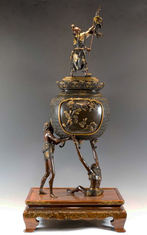 LARGE JAPANESE GILT BRONZE LIDDED KORO SUPPORTED BY ASHINAGA TENAGA MIYAO EISUKE - ADDITIONAL PHOTO 1