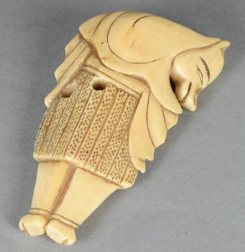 FINE QUALITY JAPANESE EDO PERIOD NETSUKE KITSUNE FOX DISGUISED AS A PRIEST - ADDITIONAL PHOTO 1