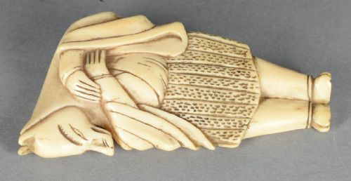 FINE QUALITY JAPANESE EDO PERIOD NETSUKE KITSUNE FOX DISGUISED AS A PRIEST - ADDITIONAL PHOTO 2