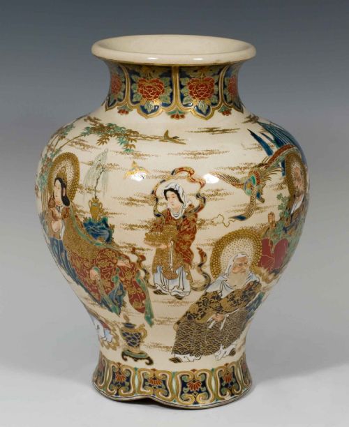 LARGE WELL DECORATED JAPANESE IMPERIAL SATSUMA VASE - ADDITIONAL PHOTO 3