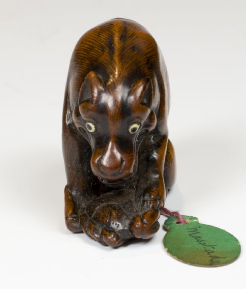 JAPANESE EDO PERIOD CARVED WOOD NETSUKE WOLF UPON A CRAB MASATADA - ADDITIONAL PHOTO 1
