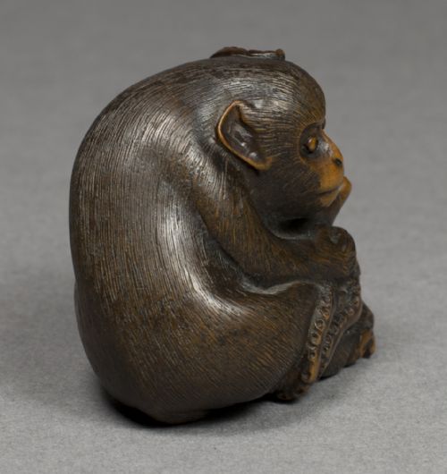 FINELY CARVED JAPANESE MEIJI PERIOD WOODEN NETSUKE MONKEY OCTOPUS - ADDITIONAL PHOTO 1