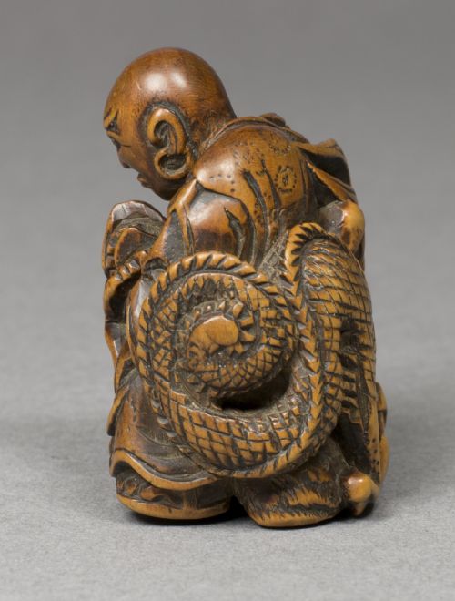 RARE SUBJECT EDO PERIOD CARVED WOOD NETSUKE RASHINJIN WITH DRAGON - ADDITIONAL PHOTO 3