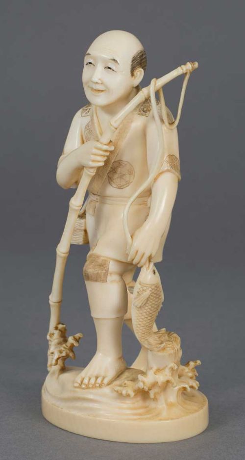 JAPANESE ONE PIECE IVORY OKIMONO FISHERMAN SIGNED - ADDITIONAL PHOTO 8