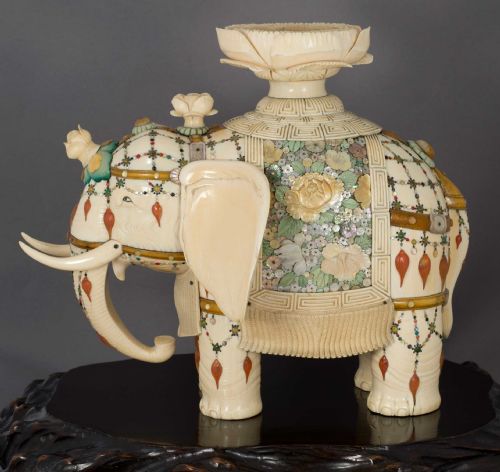 LARGE JAPANESE IVORY AND SHIBAYAMA CAPARISONED ELEPHANT OKIMONO MASAYUKI - ADDITIONAL PHOTO 9