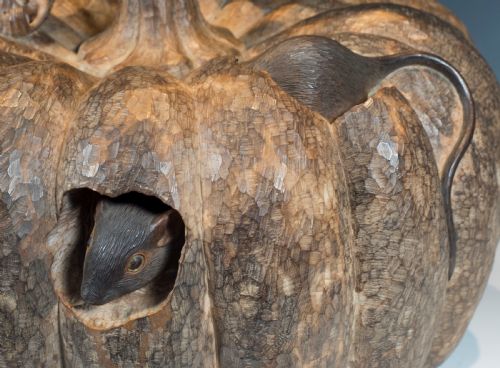 FASCINATING LIFESIZE JAPANESE HARDWOOD OKIMONO PUMPKIN AND RATS - ADDITIONAL PHOTO 1