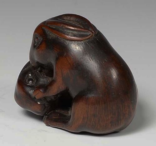 CHARMING JAPANESE BOXWOOD NETSUKE PLAYFUL HARES TOMOTADA - ADDITIONAL PHOTO 5