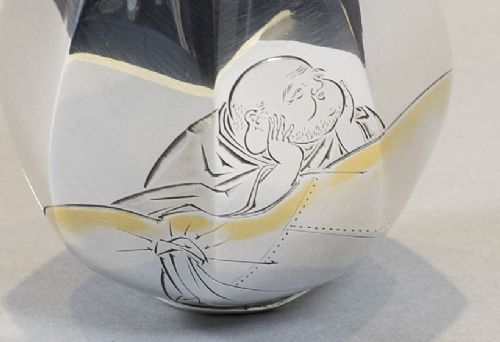 LOVELY PAIR OF JAPANESE SILVER VASES BY MASAYOSHI FOR THE HATTORI COMPANY - ADDITIONAL PHOTO 4