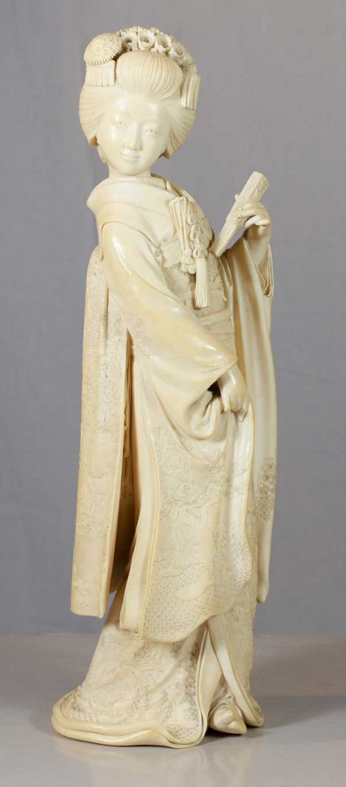 LARGE STUNNING QUALITY JAPANESE IVORY BIJIN OKIMONO BY DOHAKU - ADDITIONAL PHOTO 2