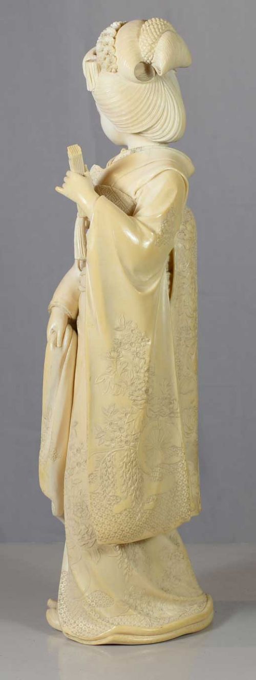 LARGE STUNNING QUALITY JAPANESE IVORY BIJIN OKIMONO BY DOHAKU - ADDITIONAL PHOTO 7