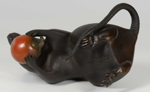 LARGE JAPANESE BRONZE RAT WITH PERSIMMON OKIMONO SIGNED - ADDITIONAL PHOTO 9