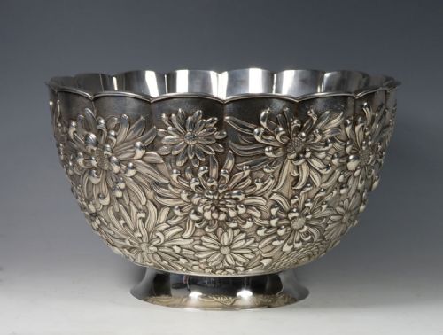 large japanese meiji period silver chrysanthemum fruit bowl - CATEGORY: ANTIQUE SILVER - DATED 1900