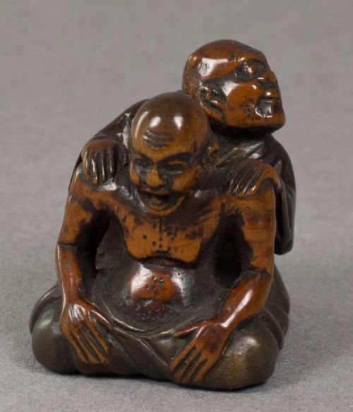 JAPANESE EDO PERIOD WOOD AND LACQUER NETSUKE OF THE BLIND MASSEUR - ADDITIONAL PHOTO 1