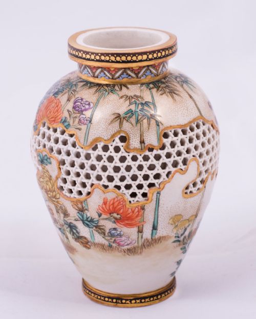 JAPANESE SATSUMA RETICULATED VASE BY RYOKUZAN - ADDITIONAL PHOTO 4