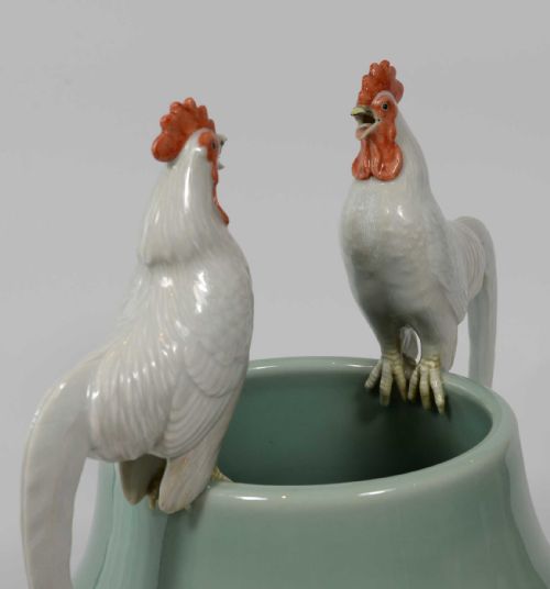 RARE JAPANESE CELADON COCKEREL VASE BY MAKUZU KOZAN - ADDITIONAL PHOTO 7