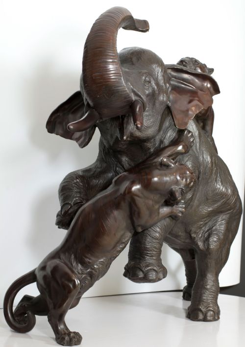 A MONUMENTAL JAPANESE BRONZE ELEPHANT TIGER OKIMONO MORIMITSU FOR SEIYA - ADDITIONAL PHOTO 5
