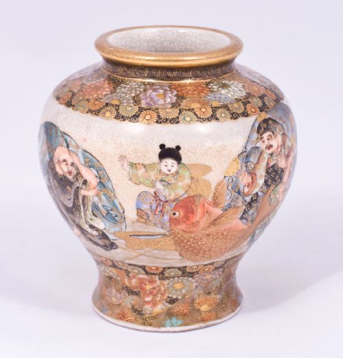 JAPANESE SATSUMA VASE DEPICTING 7 LUCKY GODS SIGNED HOZAN - ADDITIONAL PHOTO 1