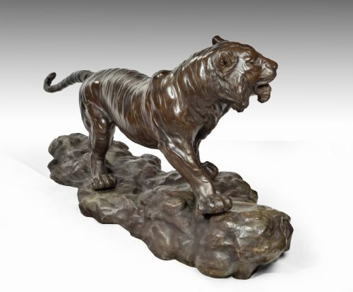 HUGE JAPANESE BRONZE TIGER OKIMONO ON STAND - ADDITIONAL PHOTO 10